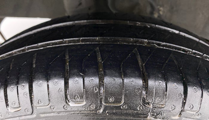 2018 Datsun Go T, Petrol, Manual, 34,024 km, Right Rear Tyre Tread