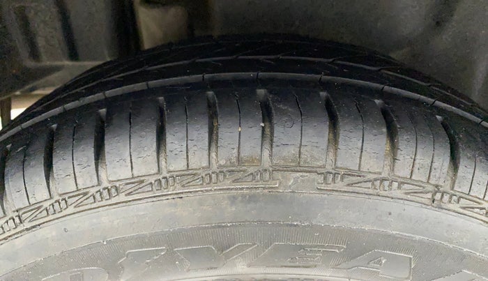 2014 Maruti Swift Dzire VXI, Petrol, Manual, 39,348 km, Right Rear Tyre Tread