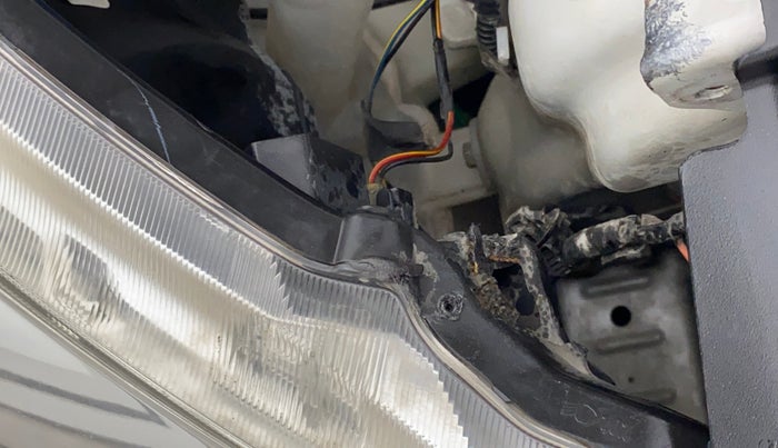 2015 Maruti Celerio VXI, Petrol, Manual, 24,867 km, Right headlight - Clamp has minor damage