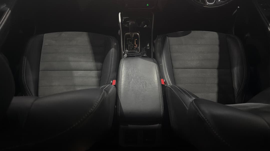 2019 Mitsubishi Outlander Ls 7 Seat (2WD), Automatic, 81336 km, Center Console