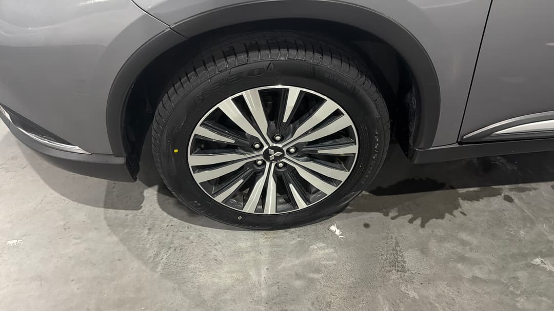 2019 Mitsubishi Outlander Ls 7 Seat (2WD), Automatic, 81336 km, Left Front Wheel
