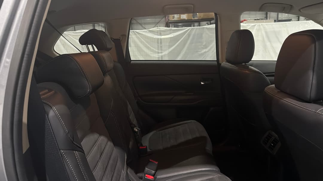 2019 Mitsubishi Outlander Ls 7 Seat (2WD), Automatic, 81336 km, Right Side Rear Door Cabin View