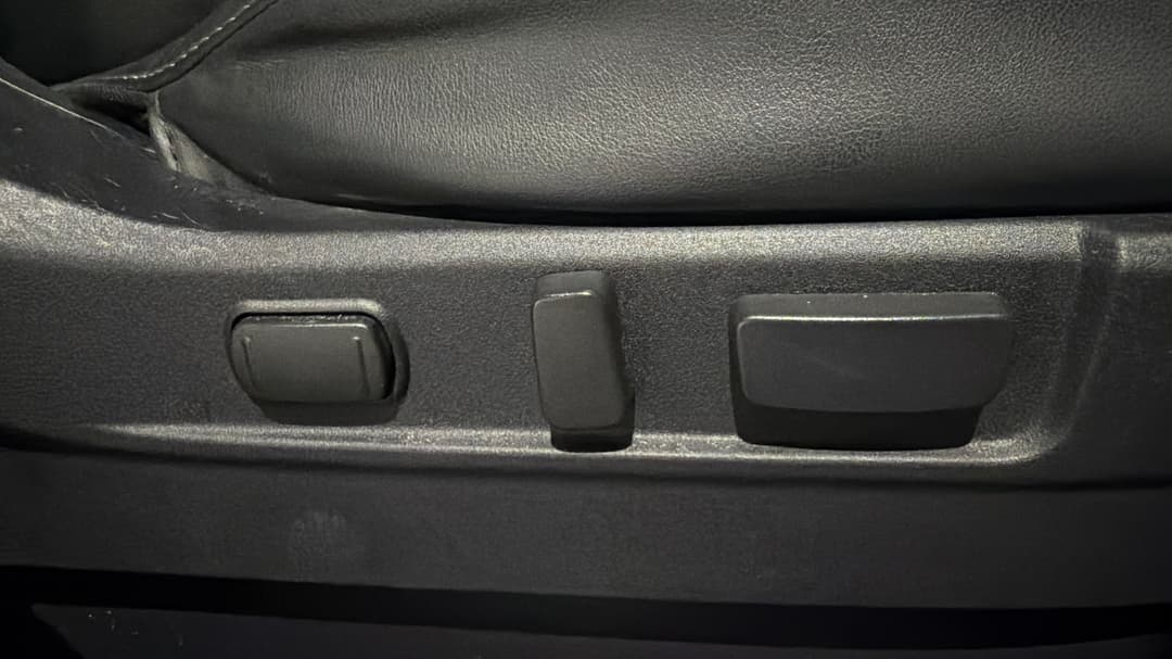 2019 Mitsubishi Outlander Ls 7 Seat (2WD), Automatic, 81336 km, Drivers Side Adjustment Panel
