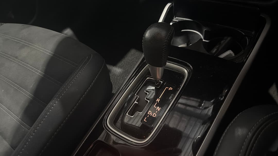2019 Mitsubishi Outlander Ls 7 Seat (2WD), Automatic, 81336 km, Gear Lever 