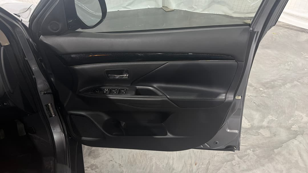 2019 Mitsubishi Outlander Ls 7 Seat (2WD), Automatic, 81336 km, Speaker View
