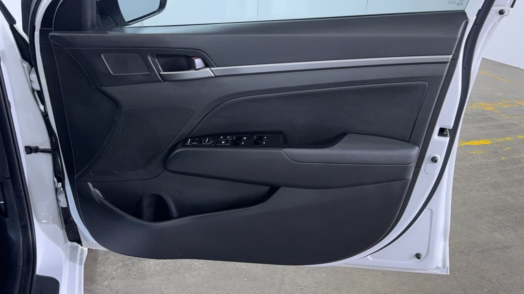 2017 Hyundai Elantra Elite 2.0 Mpi, Automatic, 22813 km, Speaker View