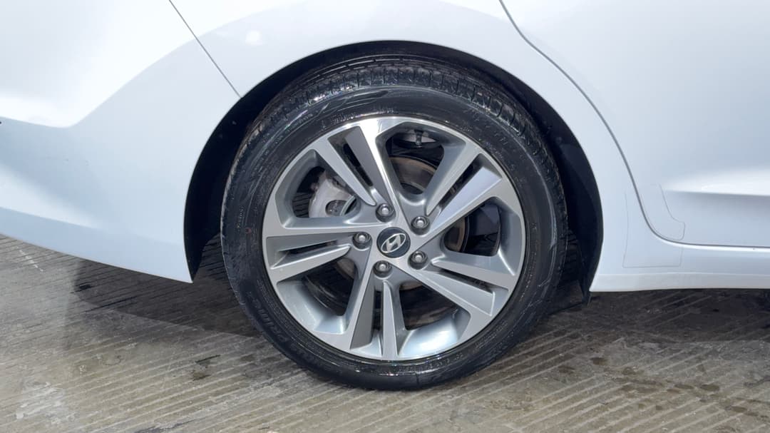 2017 Hyundai Elantra Elite 2.0 Mpi, Automatic, 22813 km, Right Rear Wheel