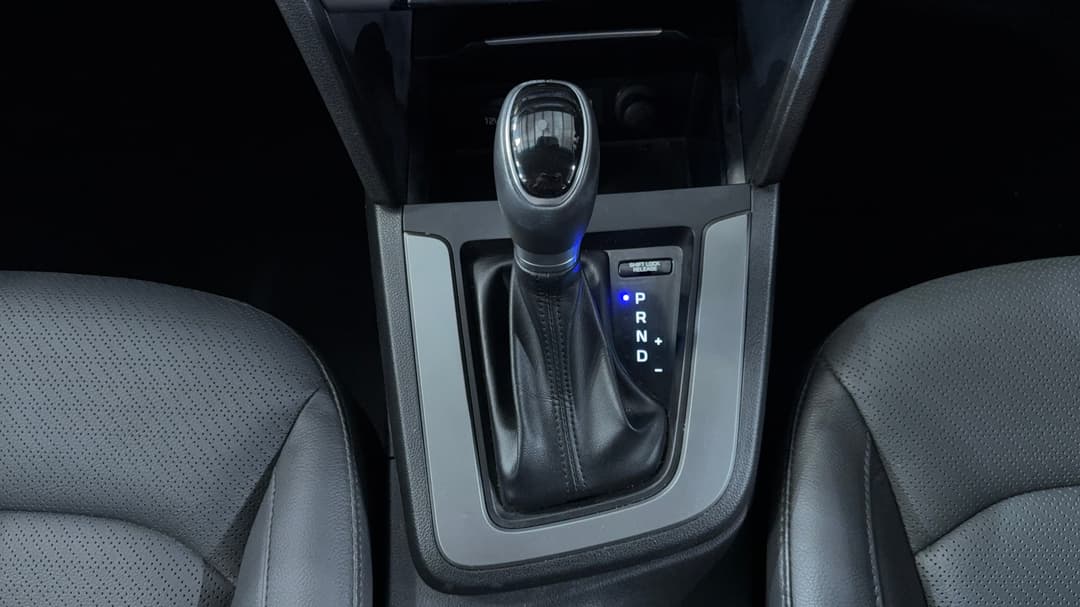 2017 Hyundai Elantra Elite 2.0 Mpi, Automatic, 22813 km, Gear Lever 