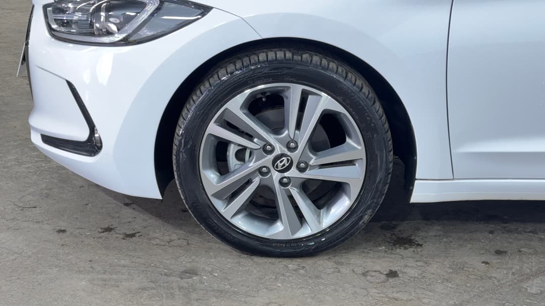 2017 Hyundai Elantra Elite 2.0 Mpi, Automatic, 22813 km, Left Front Wheel