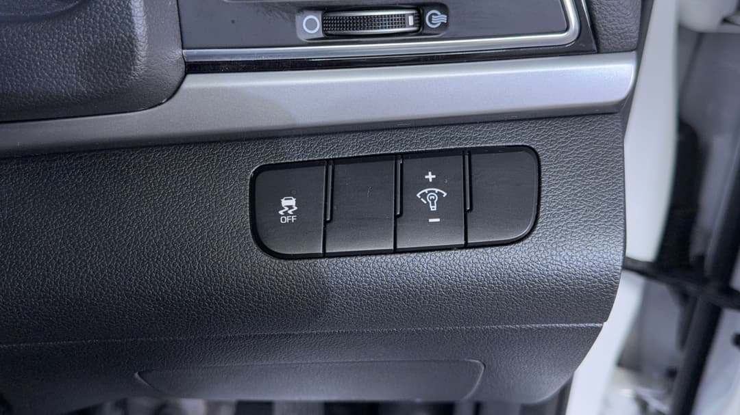 2017 Hyundai Elantra Elite 2.0 Mpi, Automatic, 22813 km, Utility Switches/Buttons