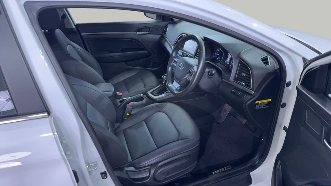 2017 Hyundai Elantra Elite 2.0 Mpi, Automatic, 22813 km, Right Side Front Door Cabin View