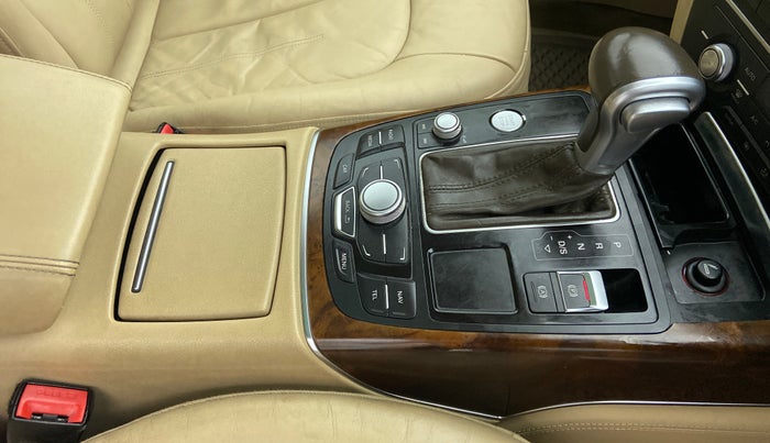 2015 Audi A6 2.0 TDI TECHNOLOGY, Diesel, Automatic, 77,736 km, Gear Lever