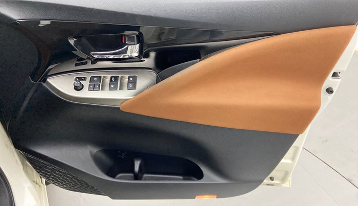 2018 Toyota Innova Crysta 2.8 ZX AT 7 STR, Diesel, Automatic, 53,474 km, Driver Side Door Panels Control