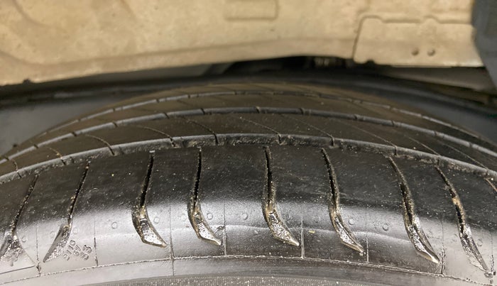 2018 Toyota Innova Crysta 2.8 ZX AT 7 STR, Diesel, Automatic, 53,474 km, Left Rear Tyre Tread