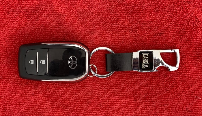 2018 Toyota Innova Crysta 2.8 ZX AT 7 STR, Diesel, Automatic, 53,474 km, Key Close Up