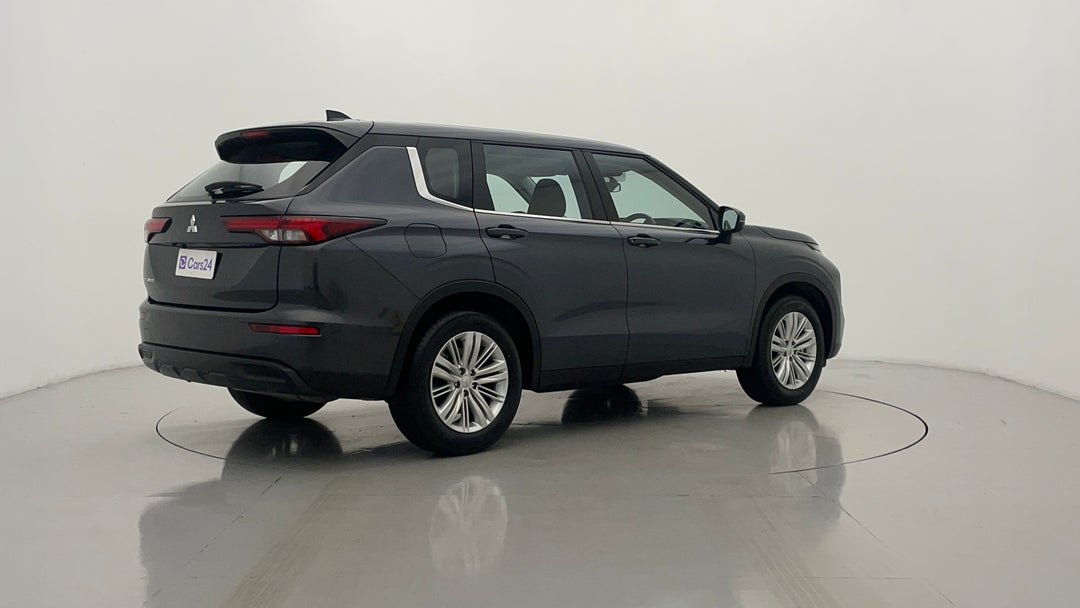 2024 Mitsubishi Outlander Es 7 Seat (2WD), Automatic, 26916 km, Right Back Diagonal (45- Degree) View