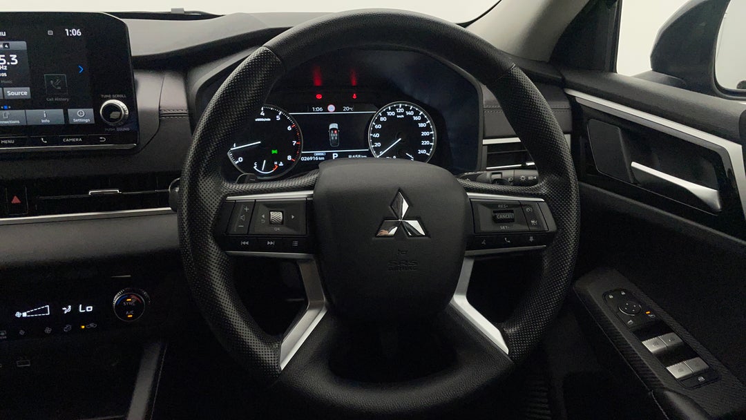 2024 Mitsubishi Outlander Es 7 Seat (2WD), Automatic, 26916 km, Steering Wheel Close-up