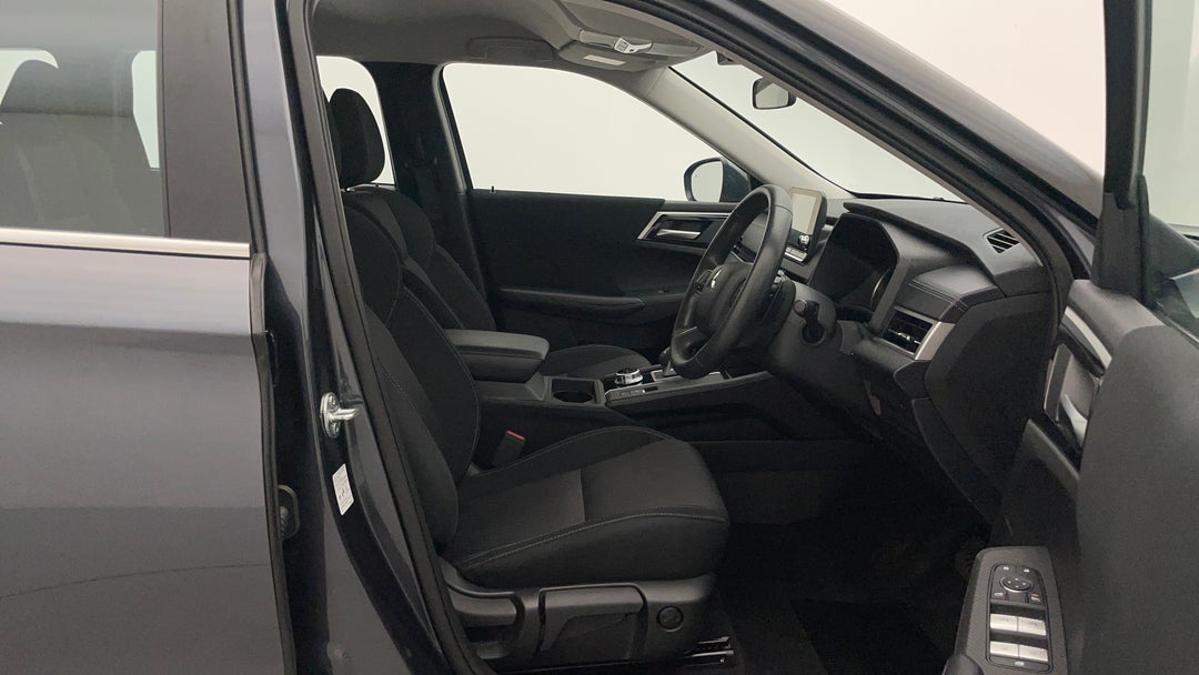 2024 Mitsubishi Outlander Es 7 Seat (2WD), Automatic, 26916 km, Right Side Front Door Cabin View