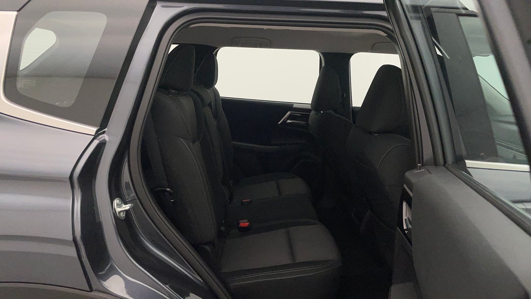 2024 Mitsubishi Outlander Es 7 Seat (2WD), Automatic, 26916 km, Right Side Rear Door Cabin View