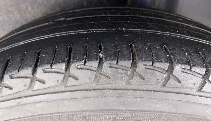 2019 Volkswagen Ameo Trendline 1.0, Petrol, Manual, 13,942 km, Left Rear Tyre Tread