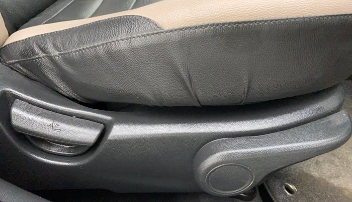 2018 Hyundai Grand i10 ASTA 1.2 KAPPA VTVT, Petrol, Manual, 30,181 km, Driver Side Adjustment Panel