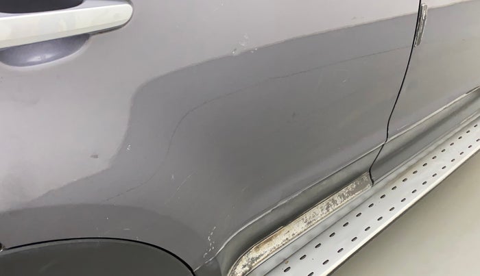 2017 Hyundai Creta SX PLUS 1.6 PETROL, Petrol, Manual, 1,05,384 km, Right rear door - Minor scratches