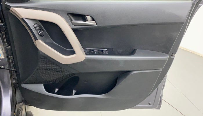 2017 Hyundai Creta SX PLUS 1.6 PETROL, Petrol, Manual, 1,05,384 km, Driver Side Door Panels Control