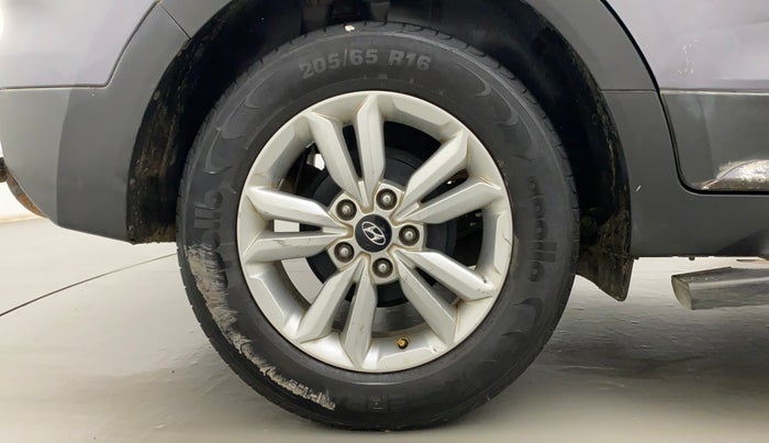2017 Hyundai Creta SX PLUS 1.6 PETROL, Petrol, Manual, 1,05,384 km, Right Rear Wheel