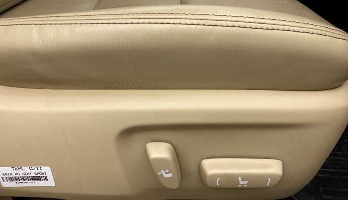 2018 Toyota YARIS VX CVT, Petrol, Automatic, 52,051 km, Driver Side Adjustment Panel
