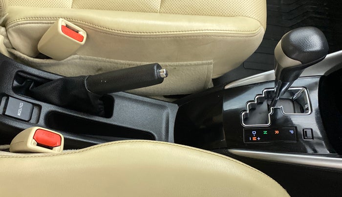 2018 Toyota YARIS VX CVT, Petrol, Automatic, 52,051 km, Gear Lever