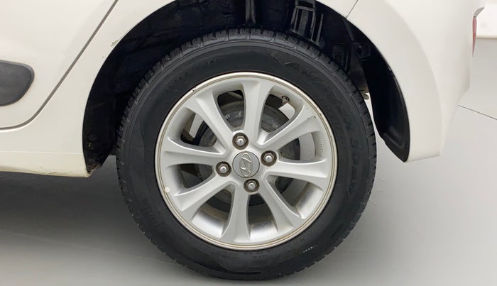 2015 Hyundai Grand i10 ASTA 1.1 CRDI, Diesel, Manual, 1,21,650 km, Left Rear Wheel