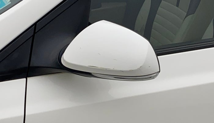 2015 Hyundai Grand i10 ASTA 1.1 CRDI, Diesel, Manual, 1,21,650 km, Left rear-view mirror - Minor scratches