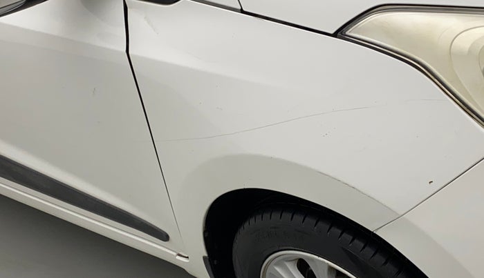 2015 Hyundai Grand i10 ASTA 1.1 CRDI, Diesel, Manual, 1,21,650 km, Right fender - Paint has minor damage