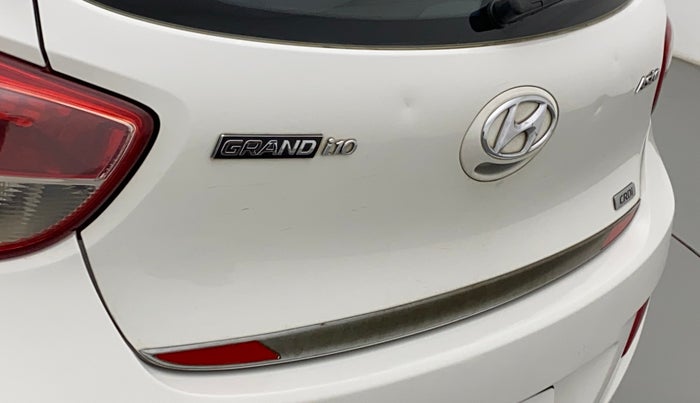2015 Hyundai Grand i10 ASTA 1.1 CRDI, Diesel, Manual, 1,21,650 km, Dicky (Boot door) - Minor scratches