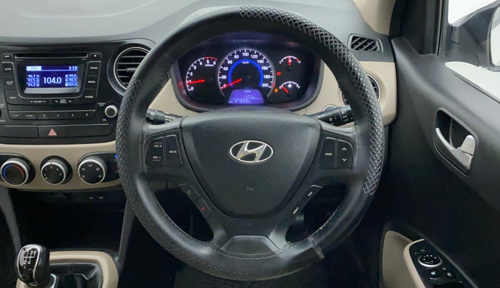 2015 Hyundai Grand i10 ASTA 1.1 CRDI, Diesel, Manual, 1,21,650 km, Steering Wheel Close Up