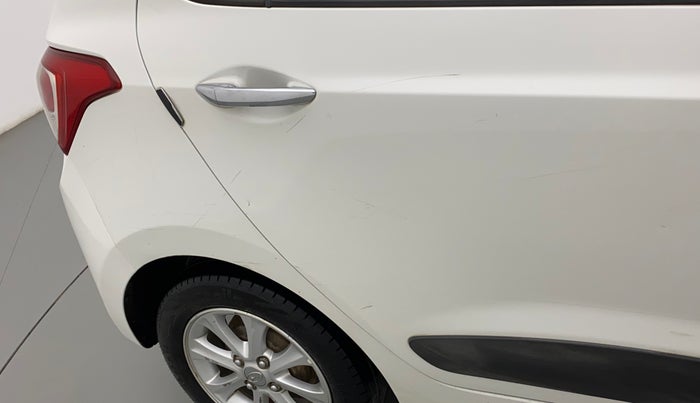 2015 Hyundai Grand i10 ASTA 1.1 CRDI, Diesel, Manual, 1,21,650 km, Right quarter panel - Minor scratches