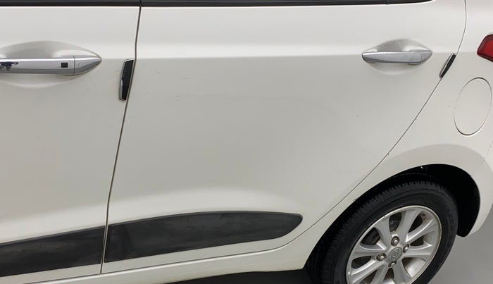 2015 Hyundai Grand i10 ASTA 1.1 CRDI, Diesel, Manual, 1,21,650 km, Rear left door - Minor scratches