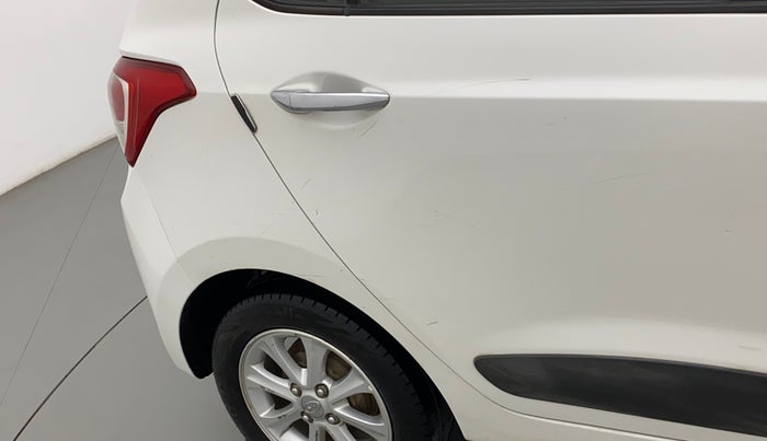 2015 Hyundai Grand i10 ASTA 1.1 CRDI, Diesel, Manual, 1,21,650 km, Right quarter panel - Slightly rusted