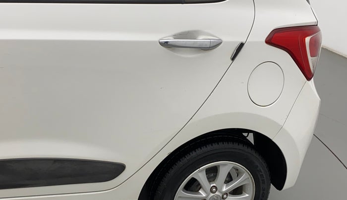 2015 Hyundai Grand i10 ASTA 1.1 CRDI, Diesel, Manual, 1,21,650 km, Left quarter panel - Rusted