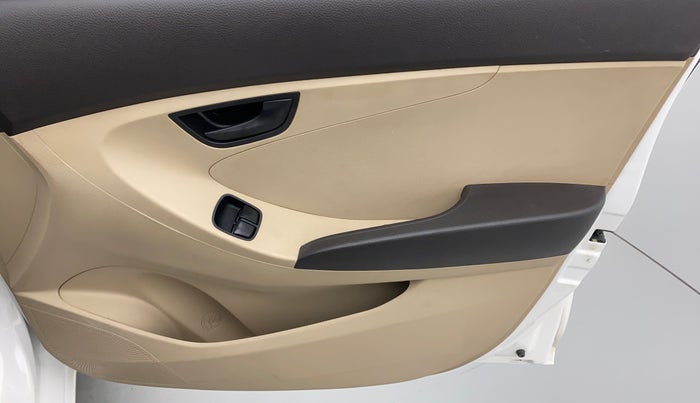 2018 Hyundai Eon MAGNA PLUS, Petrol, Manual, 9,154 km, Driver Side Door Panels Control