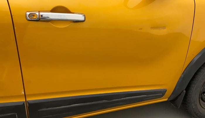 2019 Renault TRIBER 1.0 RXL PETROL, Petrol, Manual, 27,335 km, Driver-side door - Slightly dented