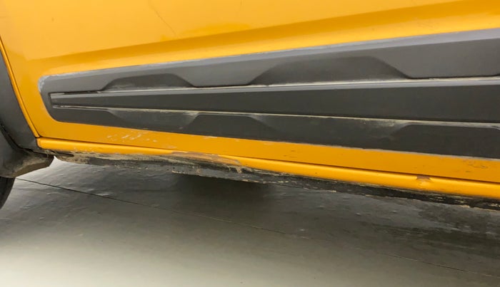 2019 Renault TRIBER 1.0 RXL PETROL, Petrol, Manual, 27,335 km, Left running board - Slightly dented