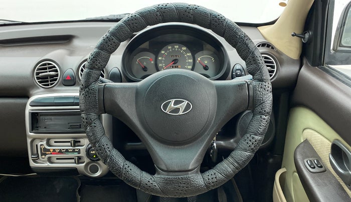 2010 Hyundai Santro Xing GLS, Petrol, Manual, 20,245 km, Steering Wheel Close Up