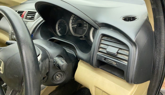 2012 Honda City 1.5L I-VTEC V MT, Petrol, Manual, 84,108 km, AC Unit - Front vent has minor damage
