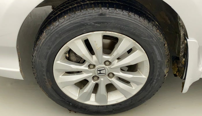 2012 Honda City 1.5L I-VTEC V MT, Petrol, Manual, 84,108 km, Left front tyre - Minor crack