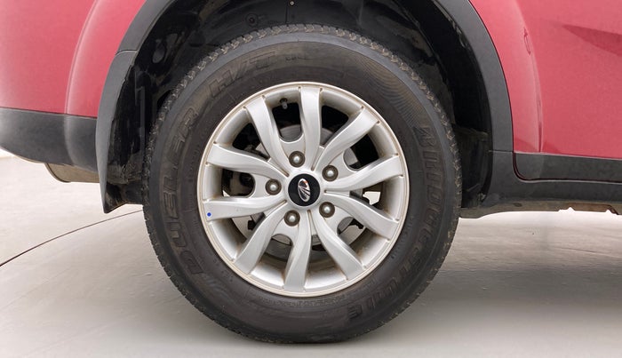 2021 Mahindra XUV500 W9, Diesel, Manual, 21,304 km, Right Rear Wheel
