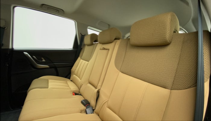 2021 Mahindra XUV500 W9, Diesel, Manual, 21,304 km, Right Side Rear Door Cabin