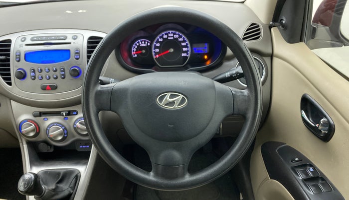 2015 Hyundai i10 SPORTZ 1.1 IRDE2, Petrol, Manual, 54,886 km, Steering Wheel Close Up