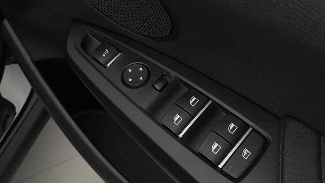 2017 BMW X3 Xdrive 20i, Automatic, 94859 km, Drivers Side Door Panel Controls