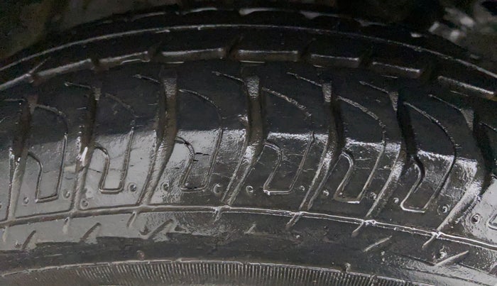 2014 Maruti Wagon R 1.0 LXI CNG, CNG, Manual, 18,348 km, Right Rear Tyre Tread